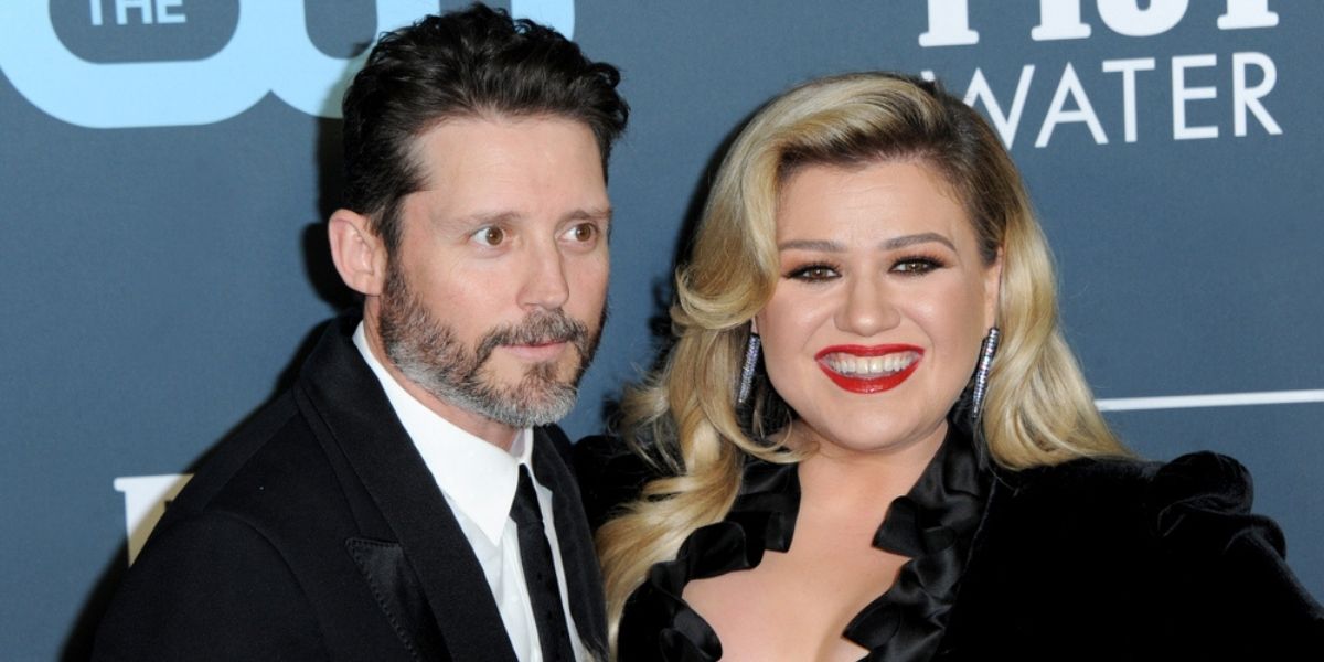 Kelly Clarkson asks judge to legally restore her last name amid divorce